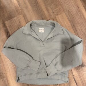 Abercrombie & Fitch Women's V-Neck Sweater in Gray